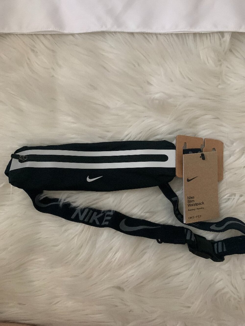 NIKE Running Slim Waistpack in Black